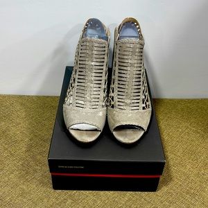 VC-ESHANTEL Sandy Silver  Sandal in size 9 1/2